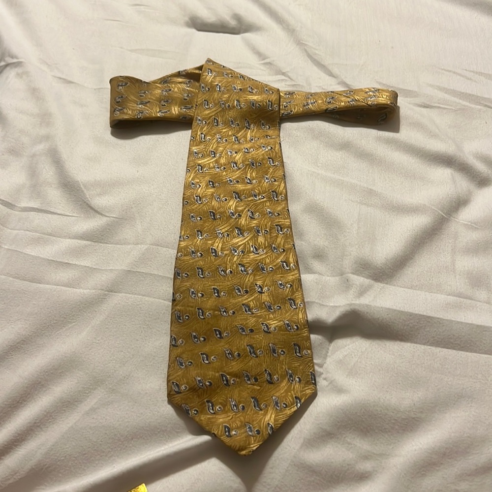 Albert Nipon gold w/gray and cream 100% silk tie